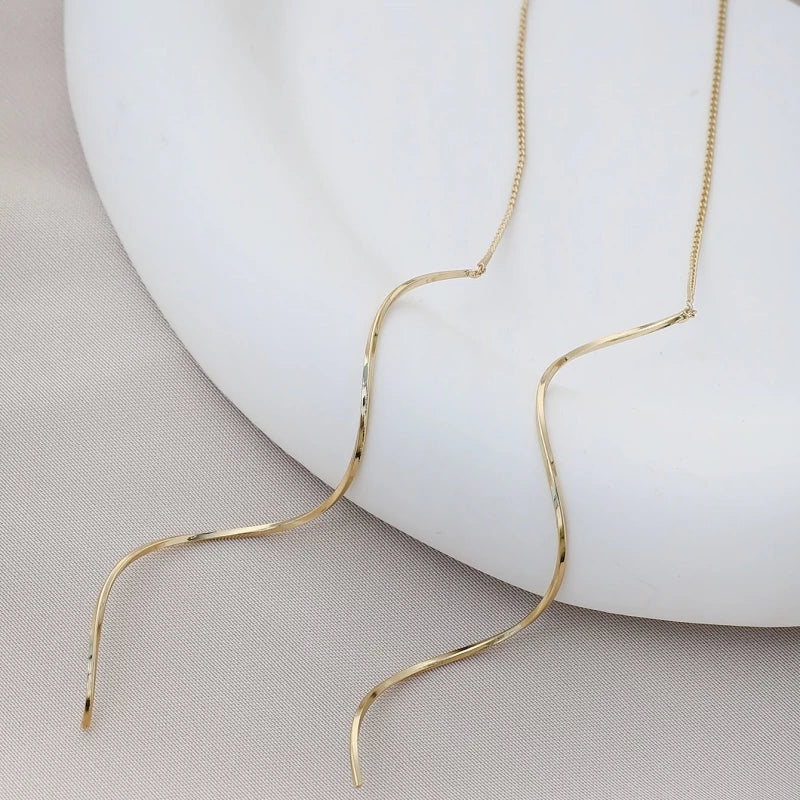 Brinco Risco de Luz | Brinco Estilo Espiral